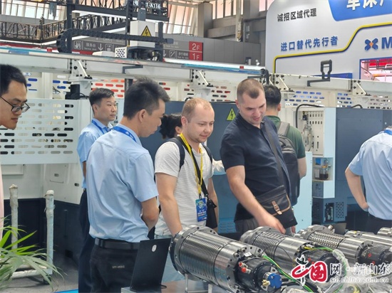 九游娱乐网站：2024第27届青岛国际机床展览会和第7届中日韩智能制造大会启幕(图2)