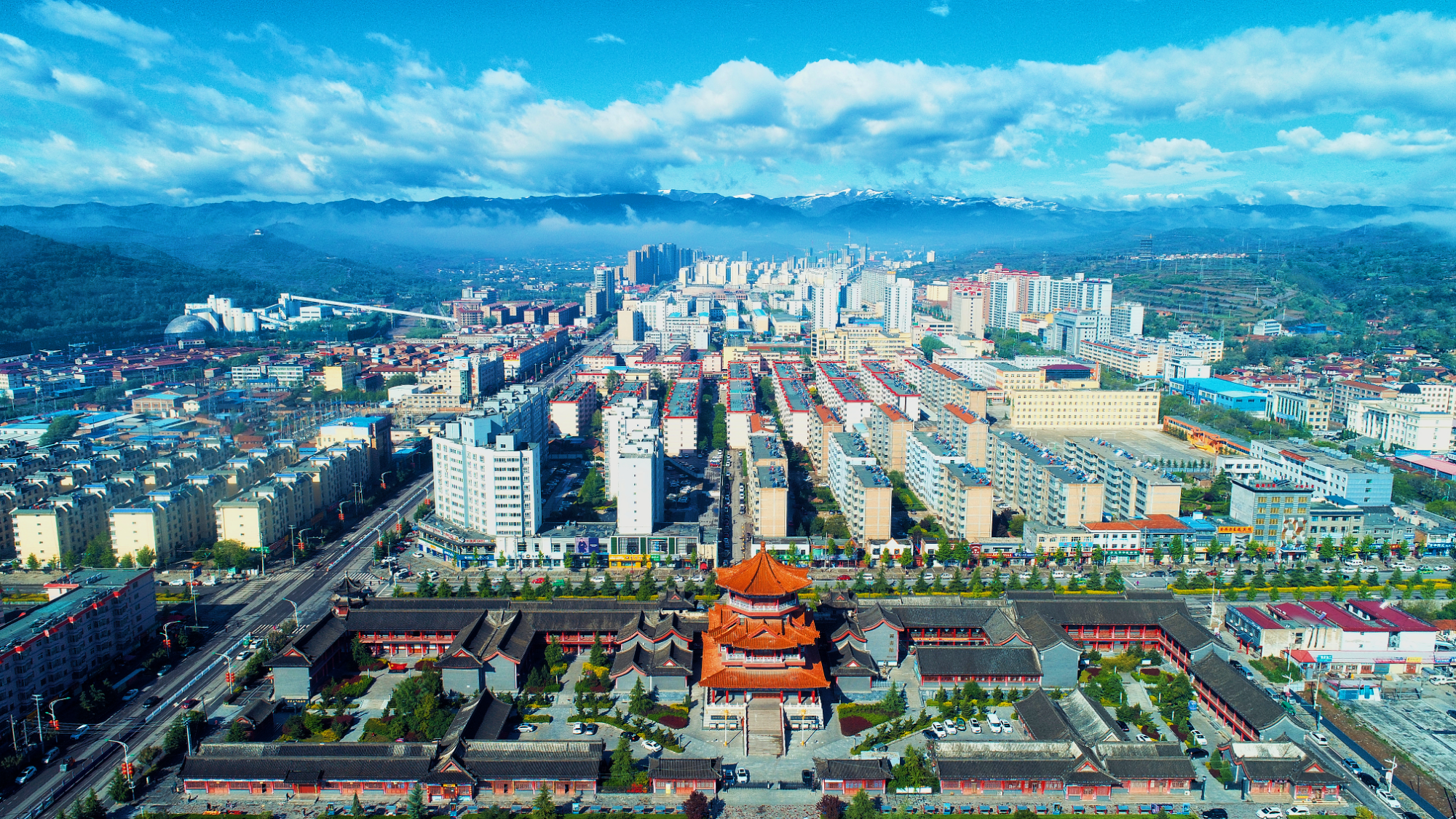 九游娱乐平台：甘肃华亭交出“工业样板市”建设“靓丽答卷”(图1)