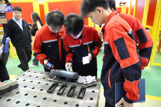 九游娱乐：2024年全国第三届“船舶小匠杯”职业院校行业技能大赛（智能焊接技术赛项）在威海海洋职业学院举办(图2)