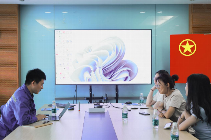 九游娱乐网站：武大学子走入外高桥探寻船舶制造数字化转型的密码(图3)