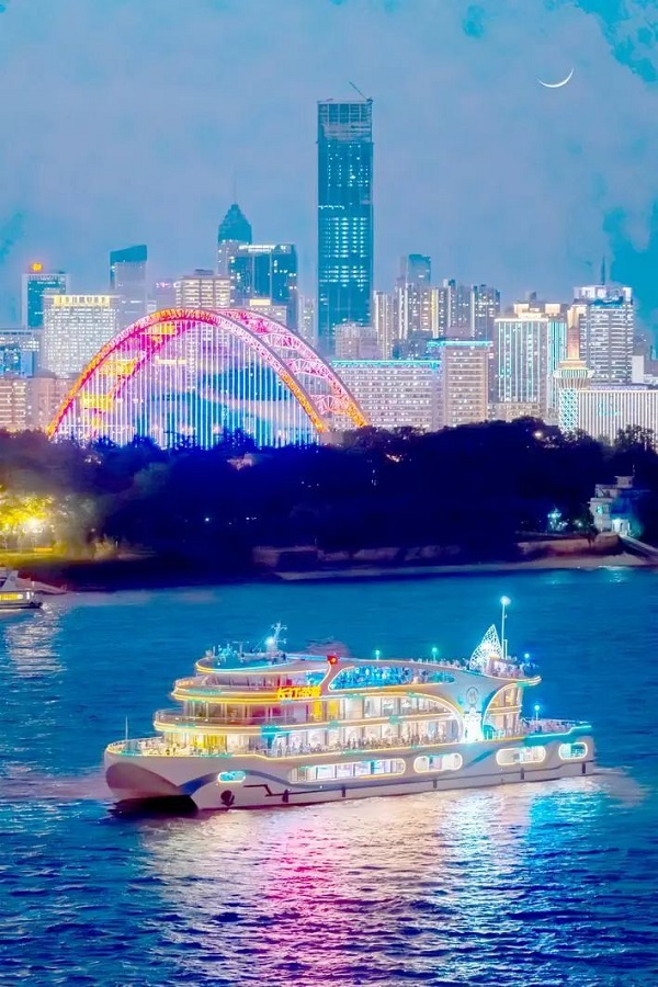 九游娱乐网站：湖北绿色智能船舶破浪前行(图1)