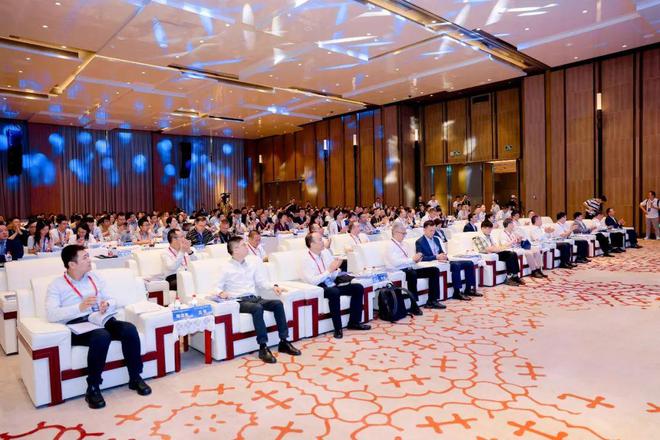 九游娱乐：集群汇聚新质生产力绿色孕育能源新动能——2024先进电池产业集群论坛举行(图1)