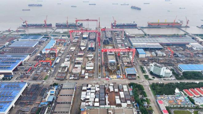 九游娱乐网站：中国船舶集团外高桥造船累计交船总量突破一亿载重吨大关航运界(图3)