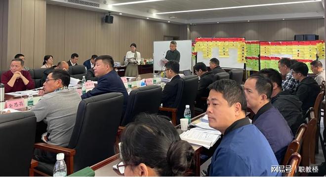 九游娱乐：智能制造技术应用专业群工学一体化实践专家访谈会成功举办(图4)