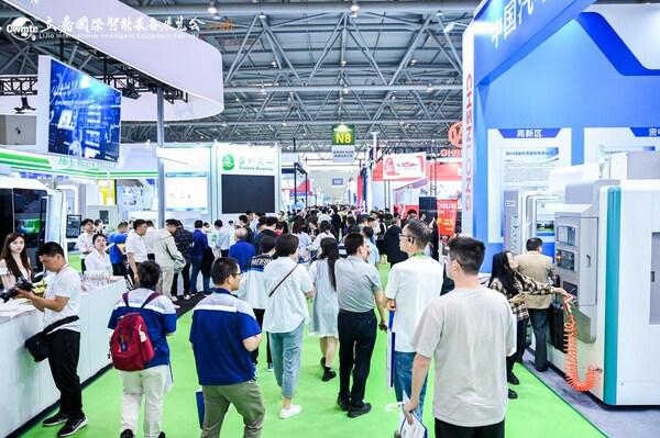 九游娱乐：川渝制造业发展势头强劲立嘉展成为产业合作交流的重要窗口(图2)