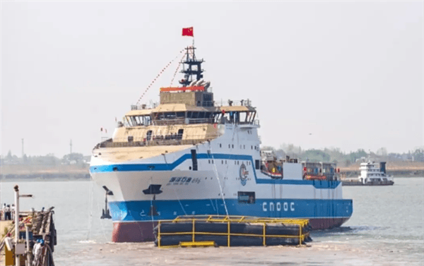 九游娱乐：我国首艘集成式大型压裂船“海洋石油696”正式下水海上油田技术迎新突破！(图1)