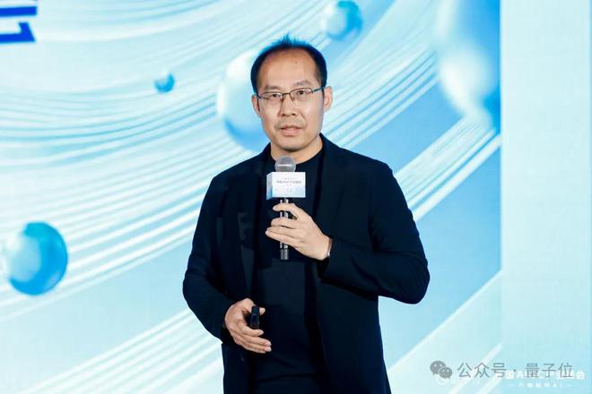九游娱乐网站：DeepSeek引爆「万物皆可AI」时代20余位大咖分析行业痛点(图12)