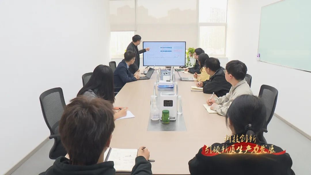 九游娱乐网站：【科技创新引领新质生产力发展】投资向“新”产业提“质”安徽奋力“往前赶”(图3)
