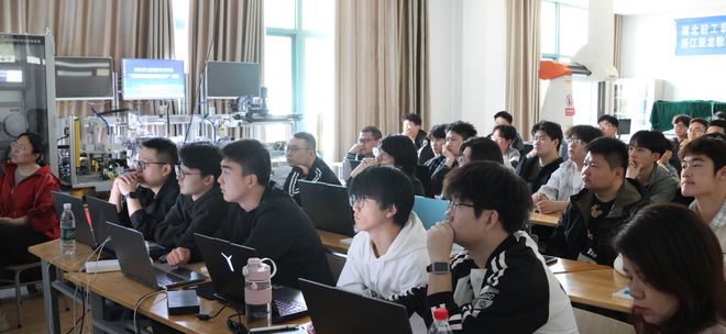 九游娱乐平台：全省职业院校“工业互联网技术与应用”教师能力研讨班开班(图2)