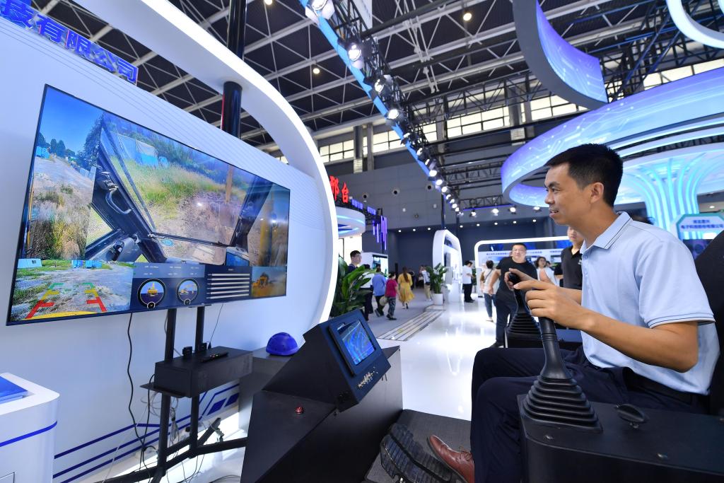 九游娱乐平台：当制造“牵手”网络：工业互联网究竟是张什么“网”？(图2)