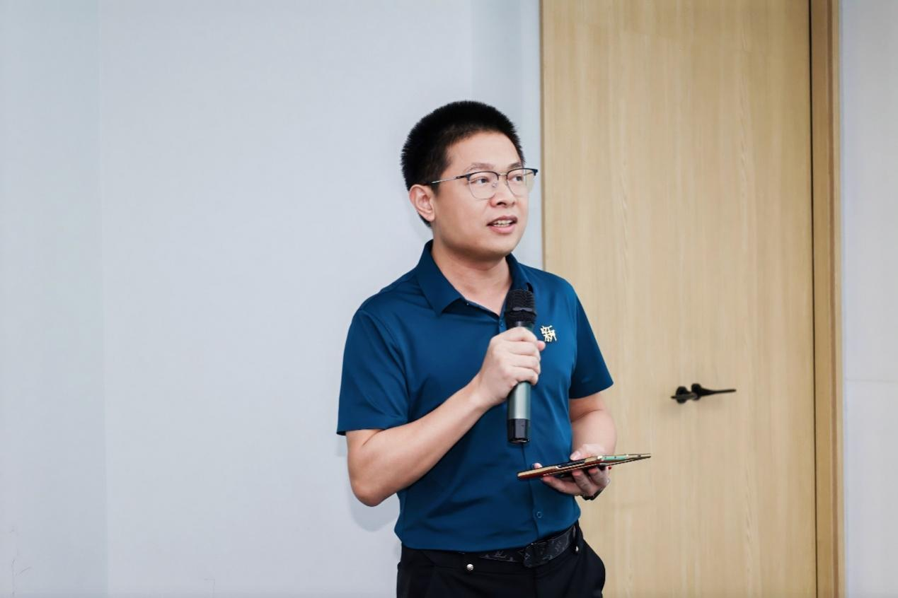 九游娱乐：智汇莞邑·共绘蓝图东莞工业软件创新发展大会贯通“政策链-创新链-人才链”三链融合新赛道(图11)
