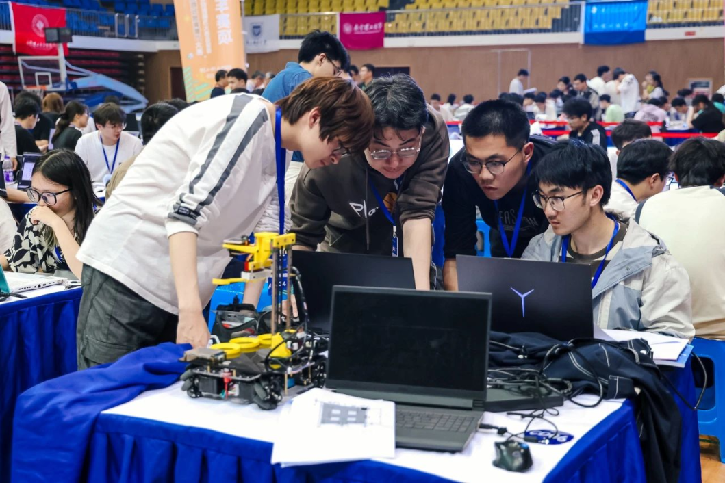 九游娱乐网站：智创未来：河海大学打造智能制造创新高地(图4)