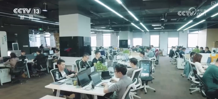 九游娱乐网站：面向制造领域人力资源服务场景不断涌现多部门协同促进高质量充分就业(图1)