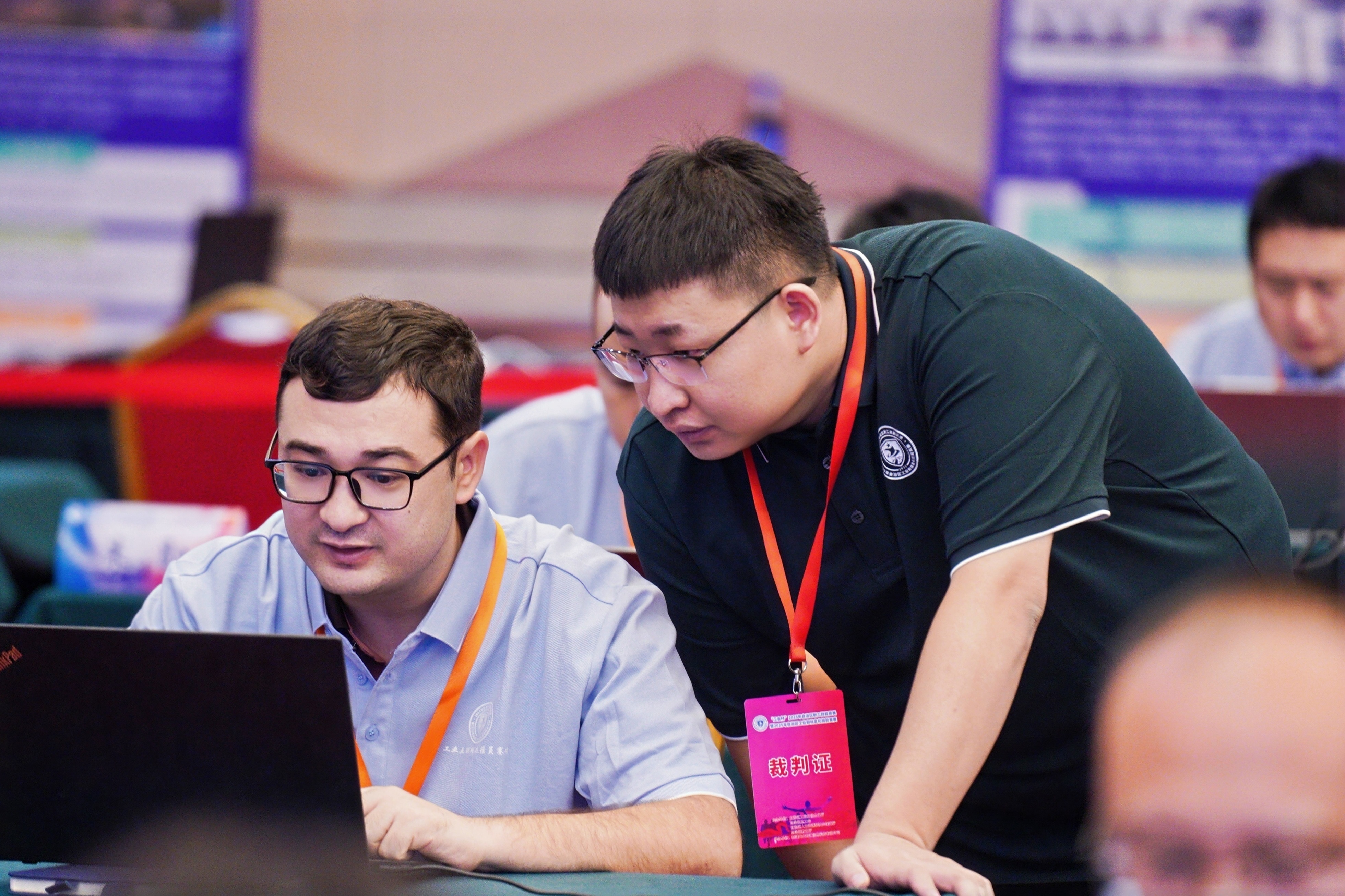 九游娱乐：网络“隐形守护者”对决赛场——数据安全管理员、工业互联网运维员技能竞赛圆满收官(图3)