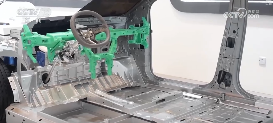 九游娱乐：发展引擎动力足！“工业互联网+AI”助力传统制造业更“智慧”(图2)