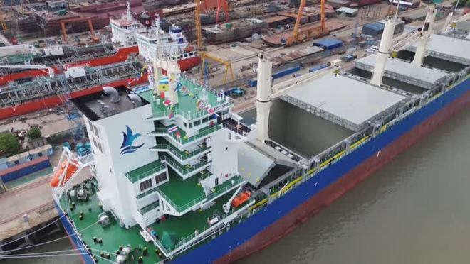 九游娱乐：一日交付两船扬州“智”造船舶出海再提速(图1)