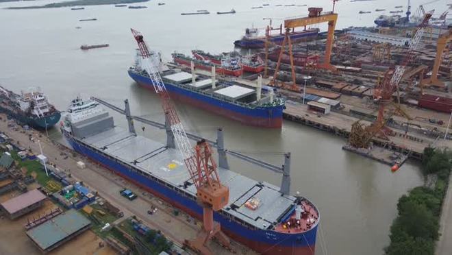 九游娱乐：一日交付两船扬州“智”造船舶出海再提速(图4)