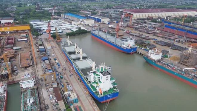 九游娱乐：一日交付两船扬州“智”造船舶出海再提速(图2)