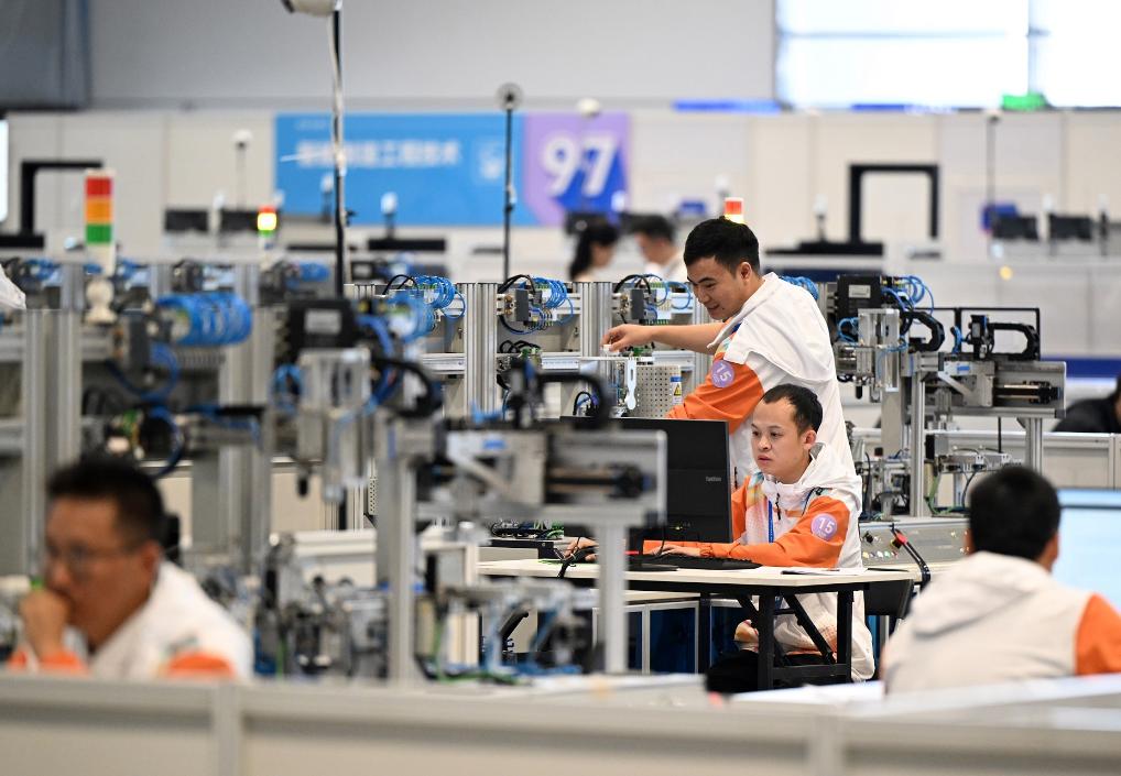 九游娱乐网站：透视第三届全国技能大赛：技能人才如何向“新”？(图1)