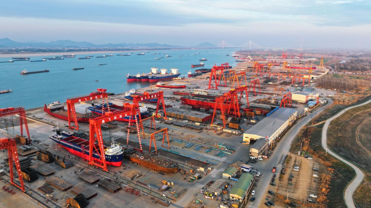 九游娱乐平台：贵池船舶基地6艘LNG船舶集中开工！锚定绿色智造助推池州工业高质量发展(图2)