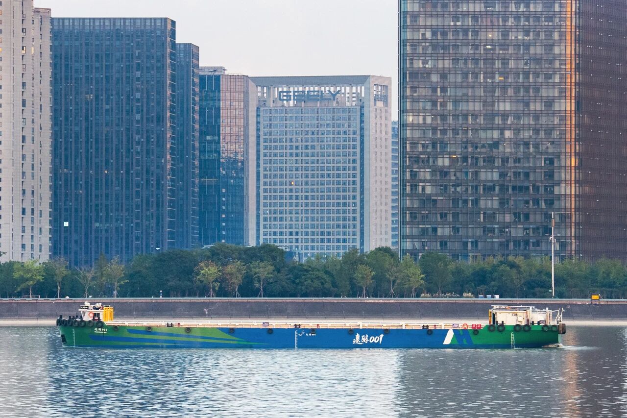 九游娱乐：全球首艘醇氢电动船首航汉马科技引领行业驶入全场景醇氢时代(图2)