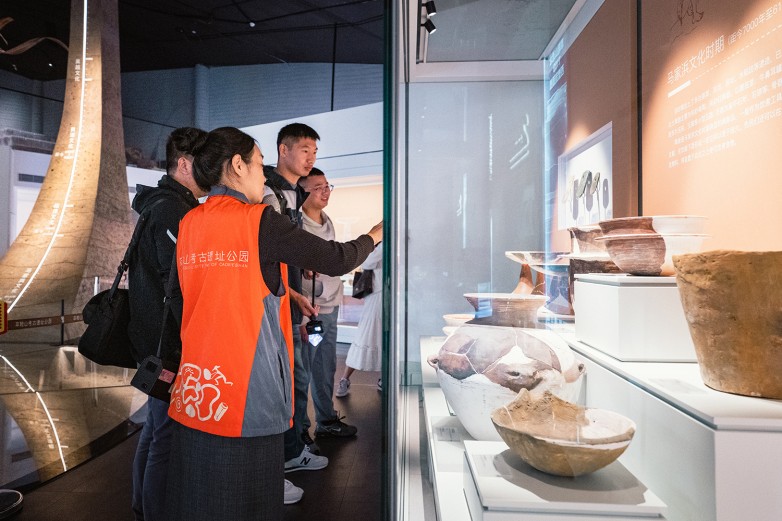 九游娱乐：“丰收时节·玩美半岛”2025苏州工业园区网络达人金秋采风活动圆满举办(图2)