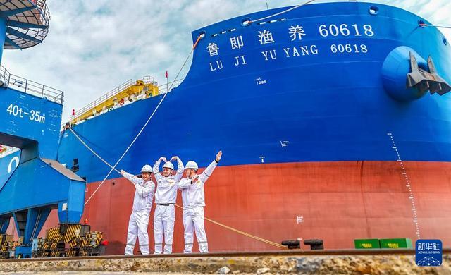 九游娱乐平台：15万吨级智慧渔业养殖工船“国信1号2-2”在青岛交付(图1)