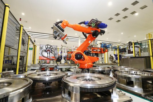 九游娱乐：潍柴入选领航级智能工厂以硬核实力亮相世界智能制造大会(图6)