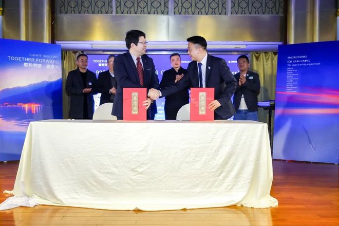 九游娱乐网站：三点水新能源首次亮相海事展发布两款新船型并斩获超十亿订单(图9)