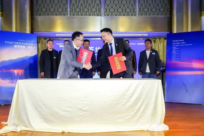 九游娱乐网站：三点水新能源首次亮相海事展发布两款新船型并斩获超十亿订单(图11)