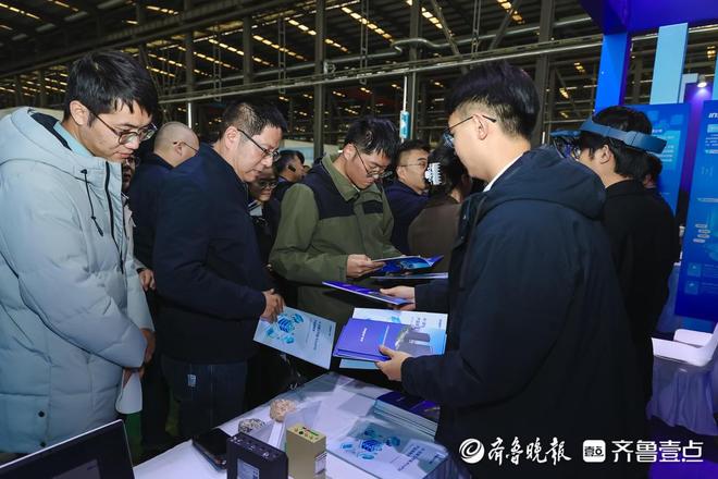 九游娱乐平台：前沿成果和应用都是场景展示山东智能建造这个展有看头(图3)