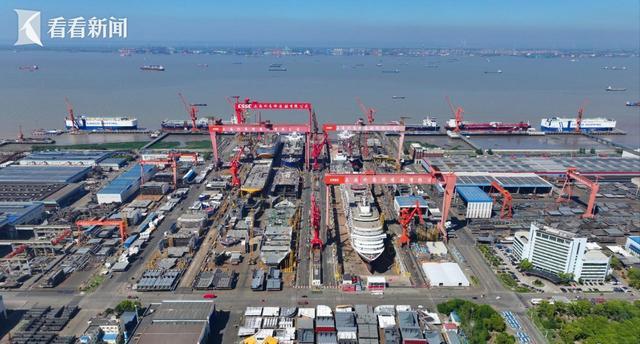 九游娱乐网站：双船坞并进八批次领跑!外高桥造船再刷新纪录(图3)