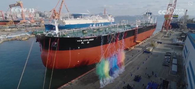 九游娱乐:智慧、绿色!我国船舶工业领先优势巩固全球首艘甲醇双燃料智能超大型油轮交付(图1)