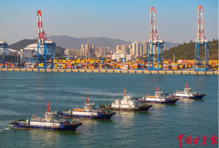 九游娱乐网站：厦门港纯电拖轮编队上岗电心脏有大能量(图1)