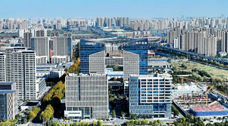 九游娱乐平台：平台聚势产业腾飞合肥东部新中心高质量发展步履铿锵(图1)