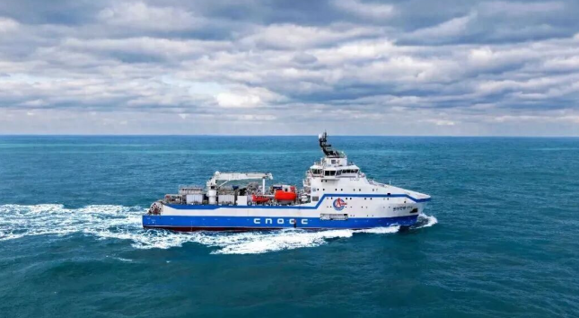 九游娱乐网站：同类型全球最大！我国首艘大型压裂船正式交付(图1)