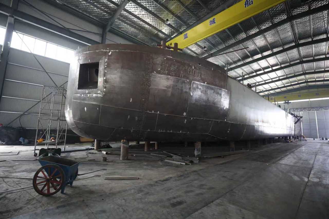 九游娱乐:从一艘船到一个港纯甲醇电动智能船引领绿色转型(图2)