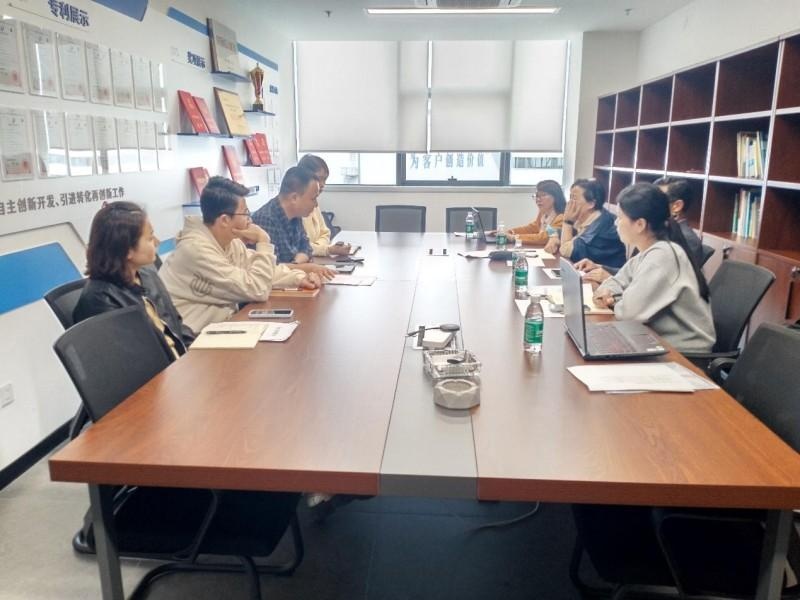 九游娱乐网站：成都东部新区市场监管局牵线搭桥——川橡集团赴蜀道建筑科技实验室参观学习(图2)